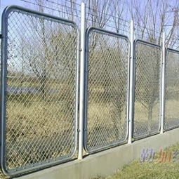 鐵路防護勾花網(wǎng)與車底防護板 免維護、易安裝的專業(yè)防護方案
